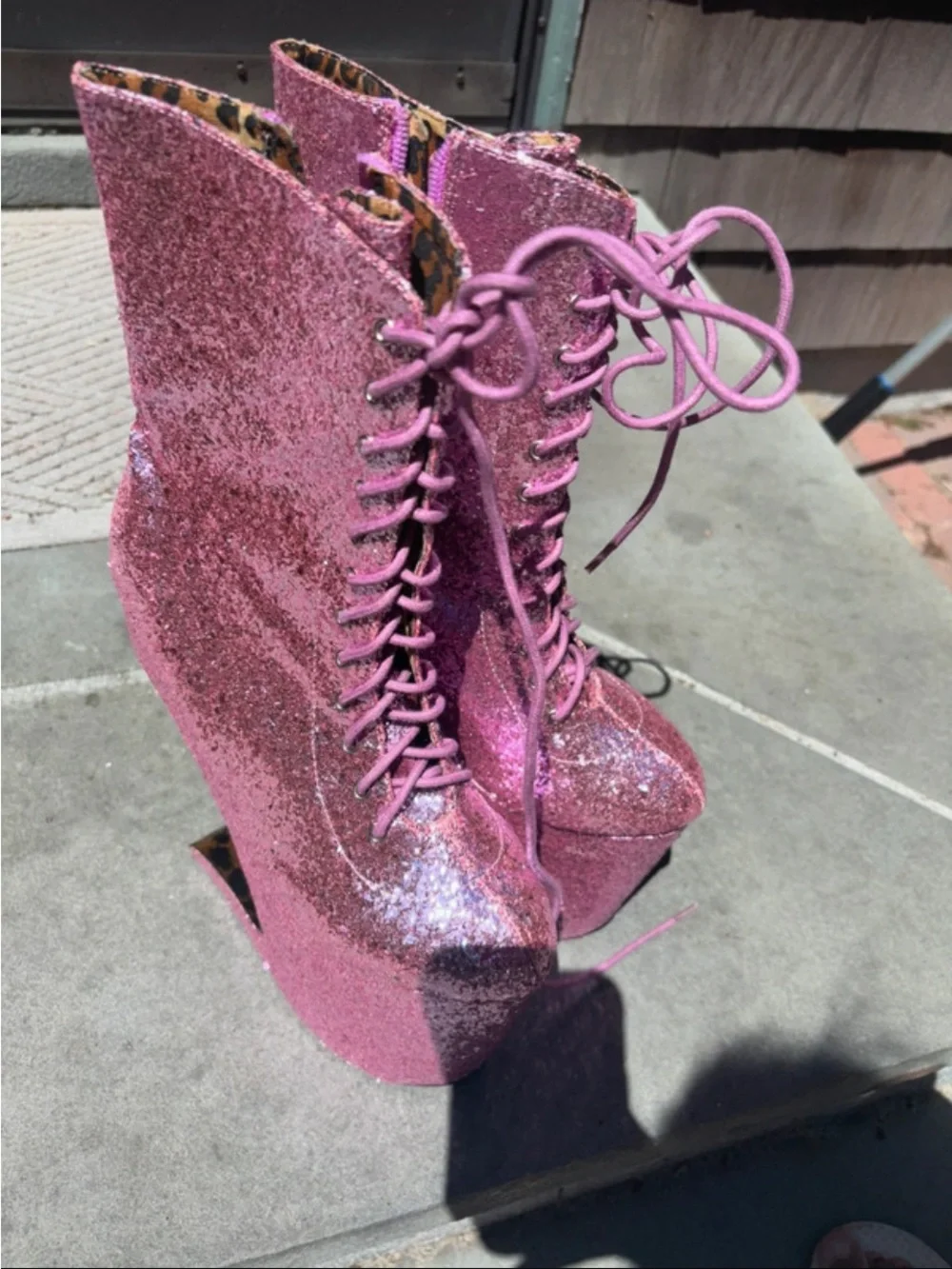 Bettie Page sparkling pink